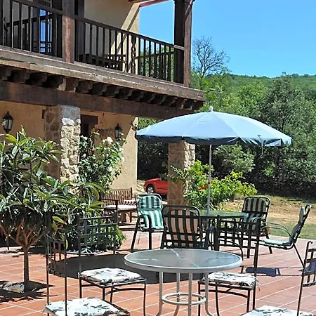 Rural Aguallevada 4* Paramio